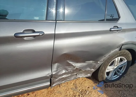 2021 Ford Explorer Xlt z USA, uszkodzony, nr VIN 1FMSK7DH4MGA24998